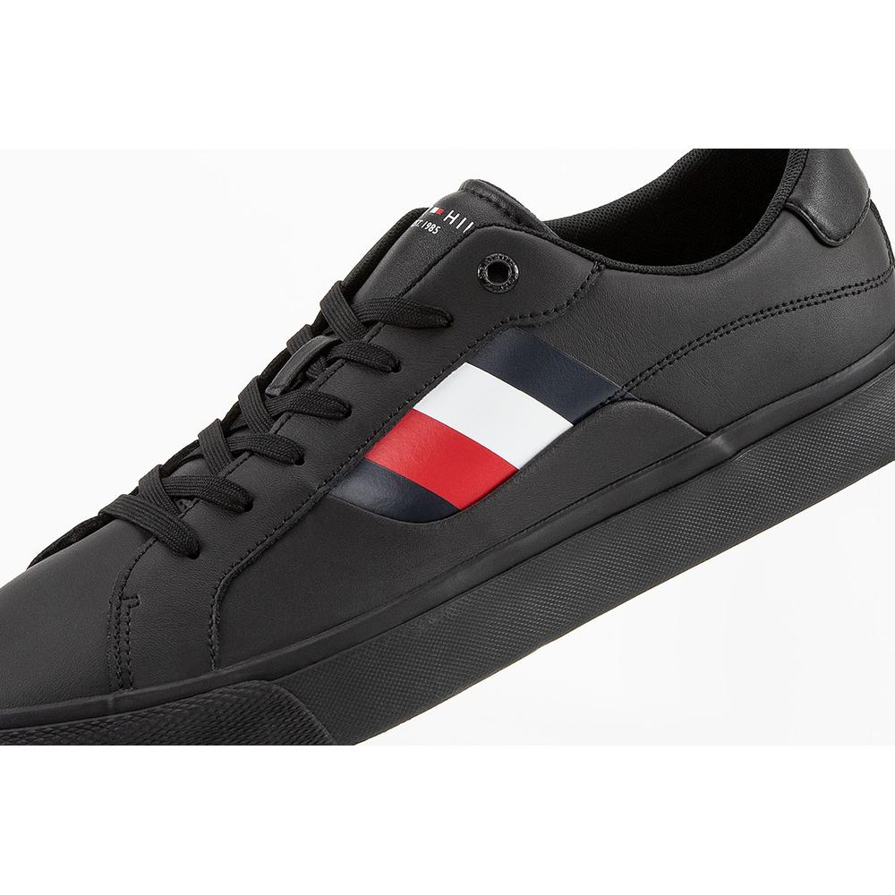 Topánky Tommy Hilfiger Signature Detailing Leather Trainers FM0FM04140-BDS - čierne