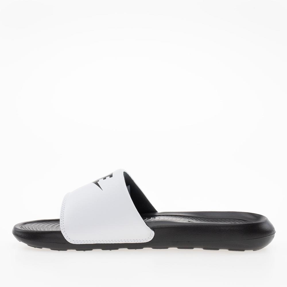Klapky Nike Victori One CN9675-005 - biele