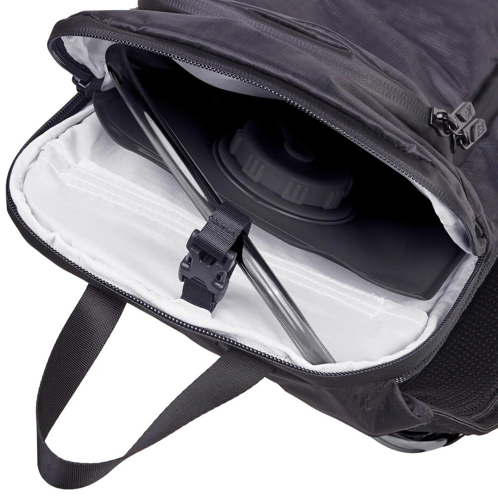 Ruksak New Balance LAB51202BK - čierne