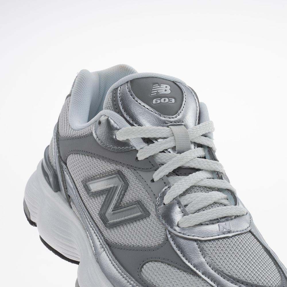Dámske topánky New Balance W6037JY - strieborné