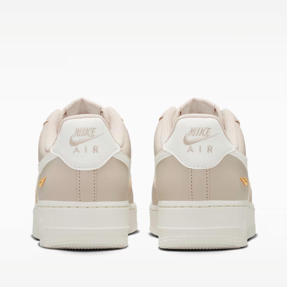 Dámske topánky Nike Air Force 1 '07 IV5197-200 - béžové