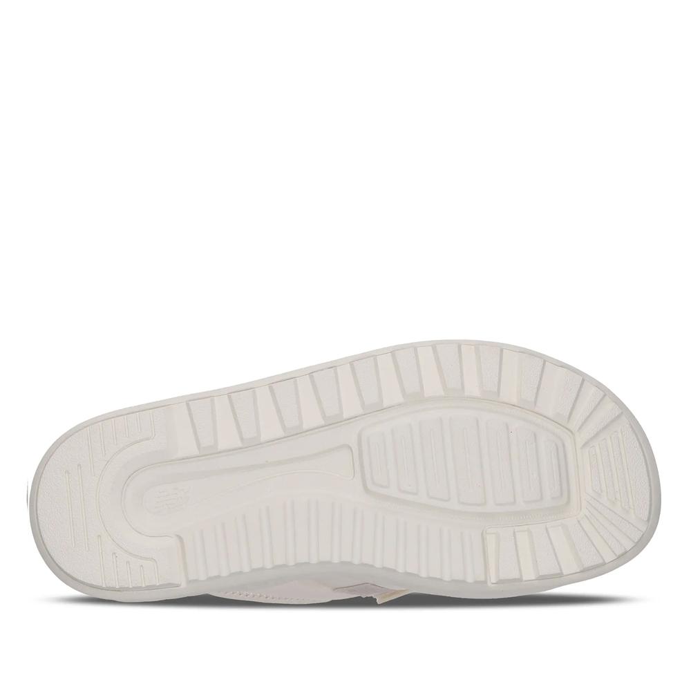 Klapky New Balance SWA330F3 - béžové