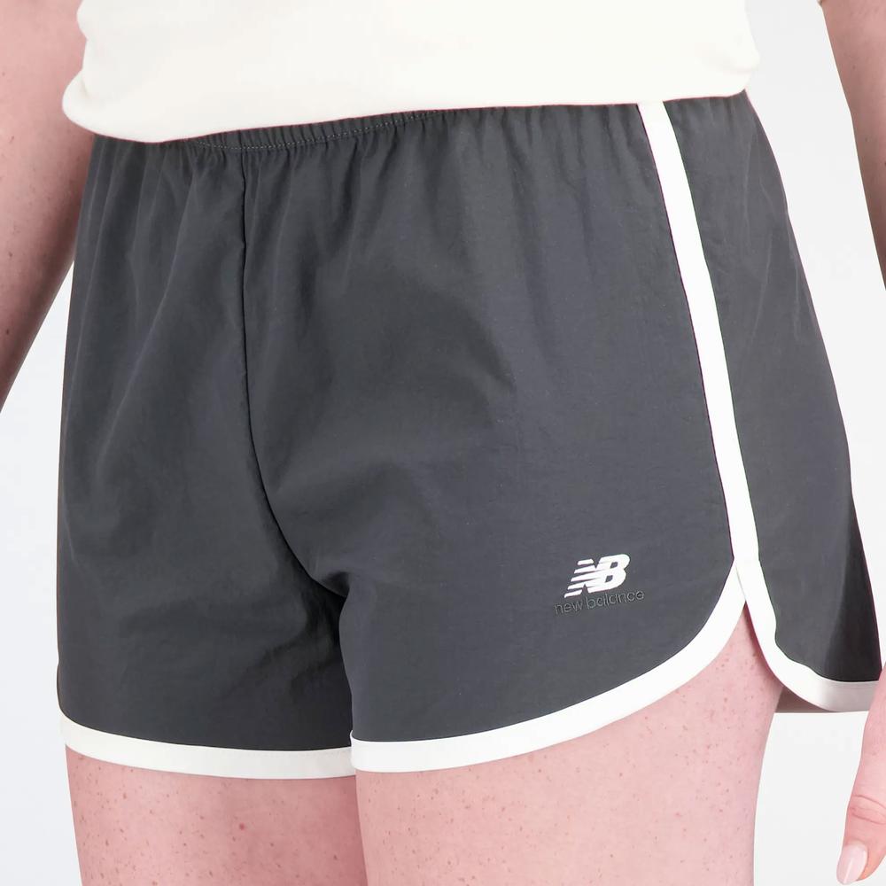 Dámske šortky New Balance WS31500ACK - čierne