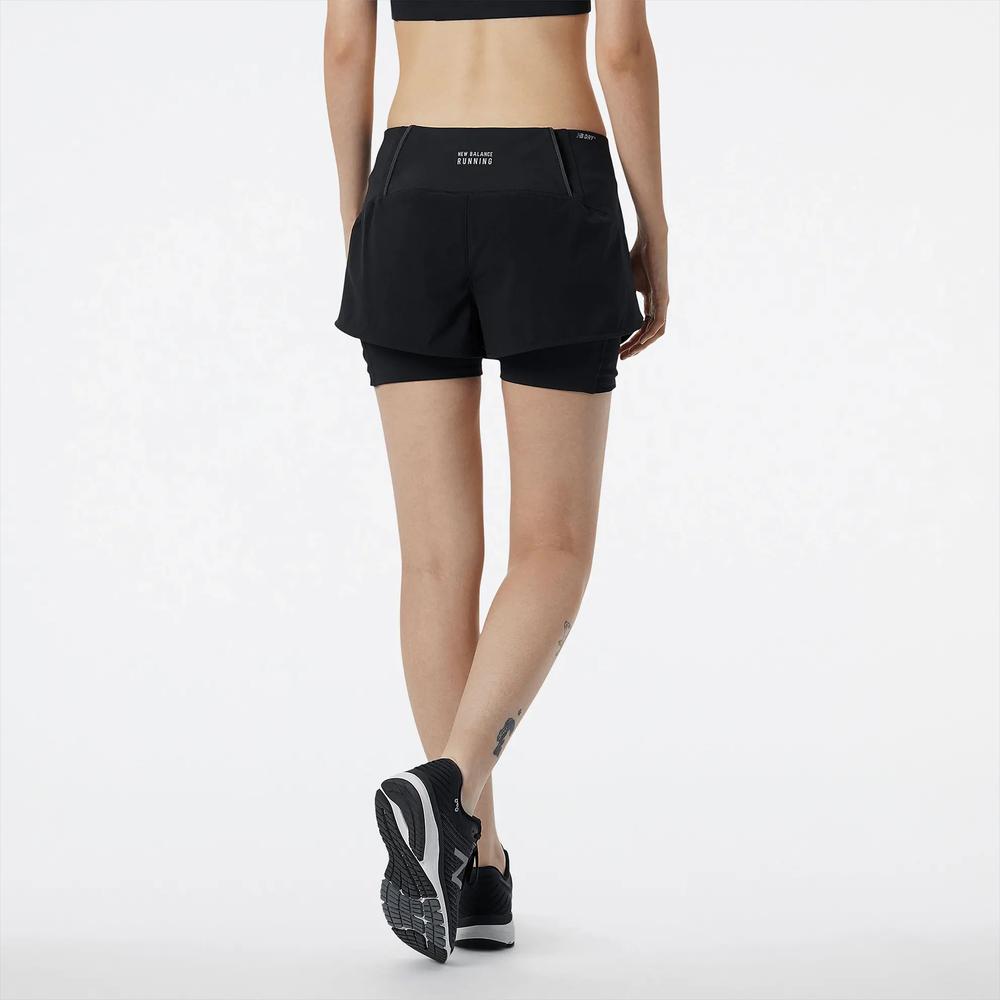 Dámske šortky New Balance WS21270BK – čierne