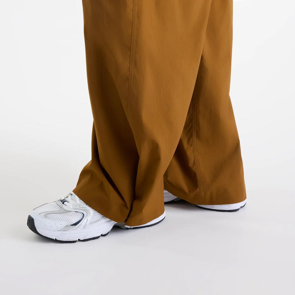 Dámská nohavice New Balance Cargo WP53504BFT - hnedé