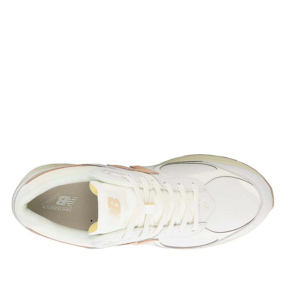 Unisex topánky New Balance M2002RVF – biele