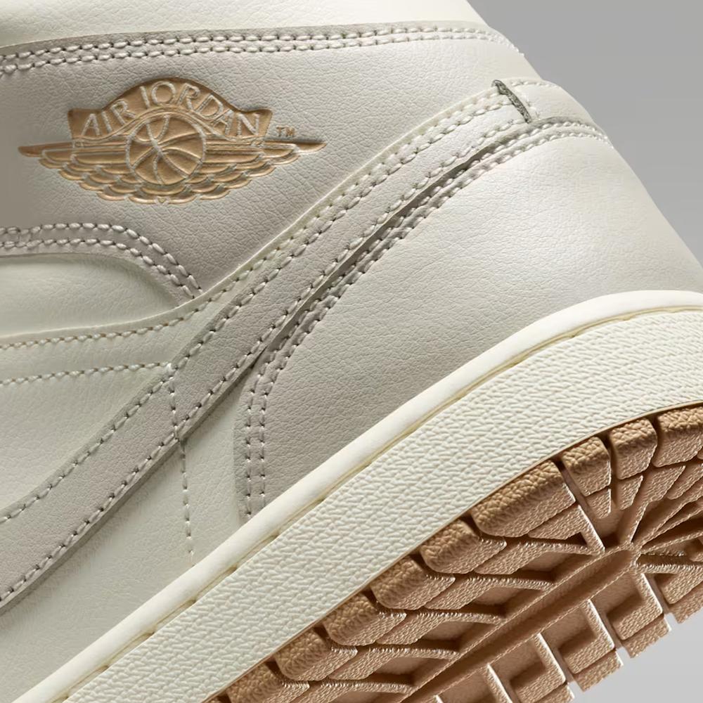 Dámske topánky Nike Air Jordan 1 Mid BQ6472-118 - viacfarebné