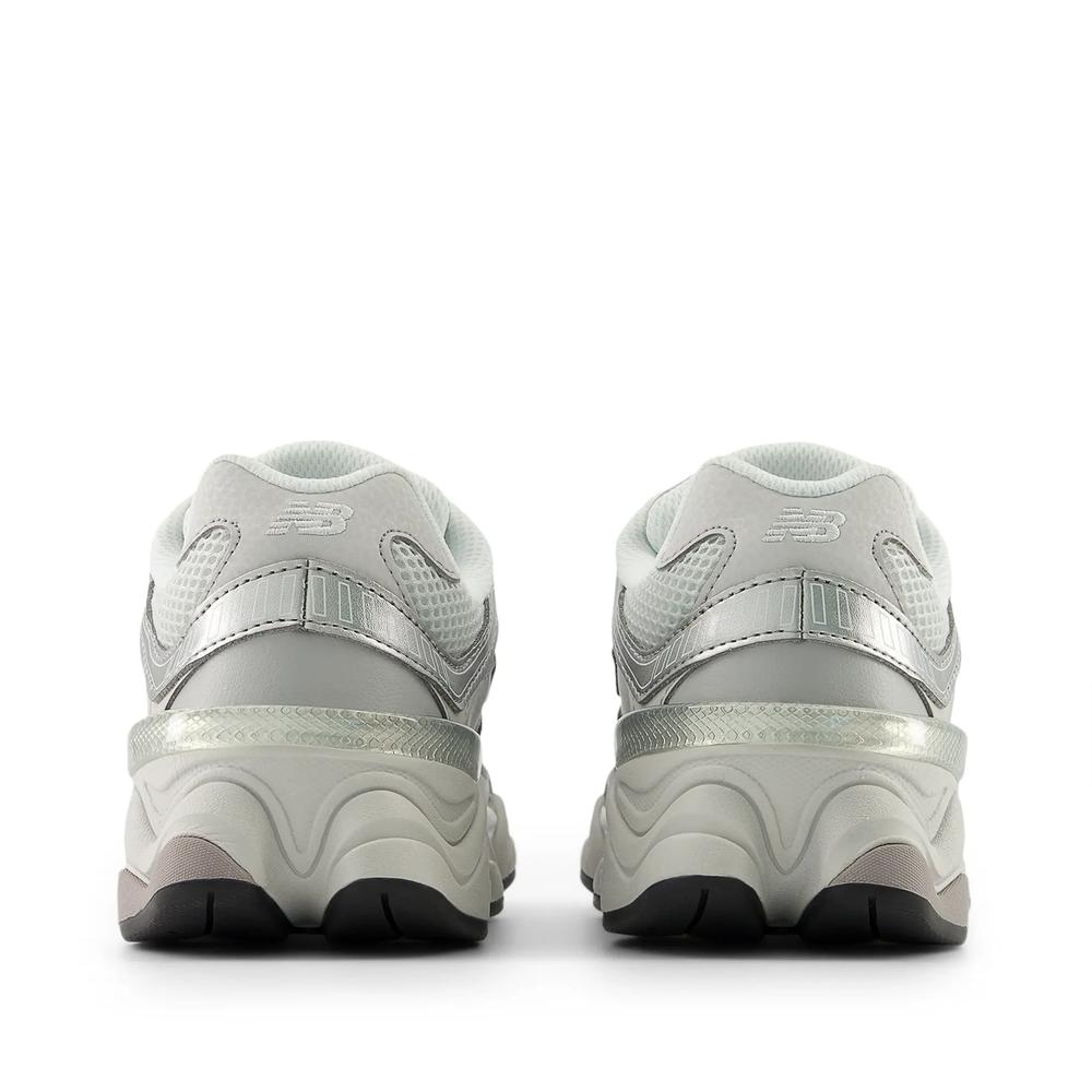 Detské topánky New Balance G90602LB - šedý