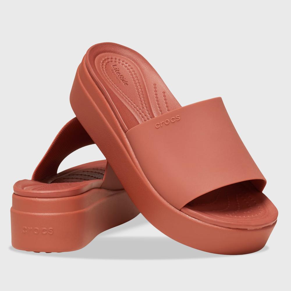 Klapky Crocs Brooklyn Slide 208728-2DT - hnedé