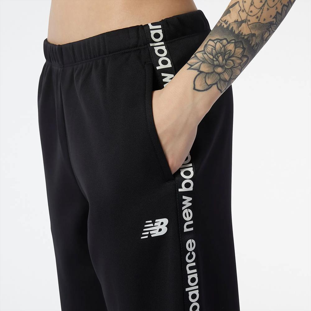 Dámske nohavice New Balance WP13176BK – čierne