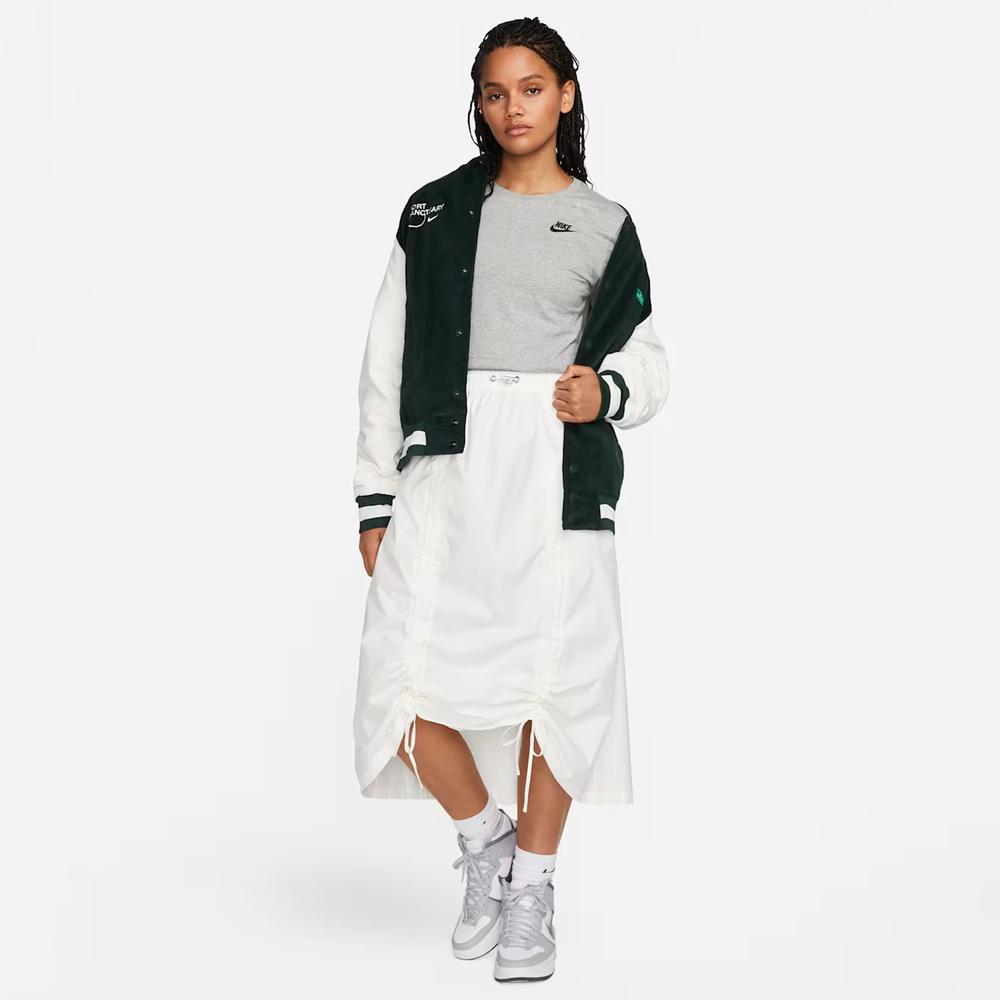 Dámská tričko Nike Sportswear Club Essentials DX7902-063 - šedý