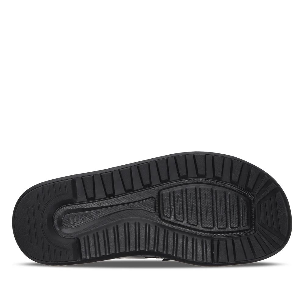 Klapky New Balance SWA330D3 - čierne