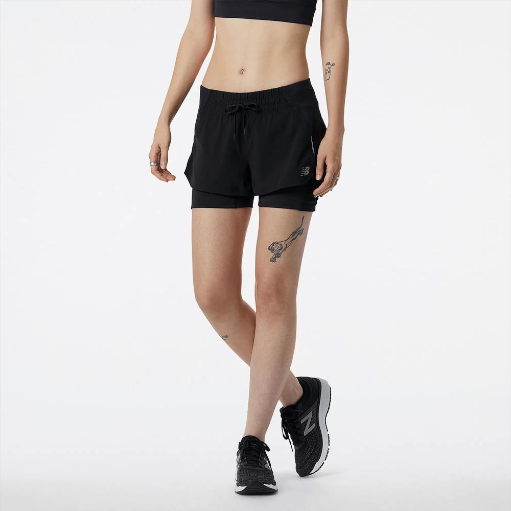 Dámske šortky New Balance WS21270BK – čierne