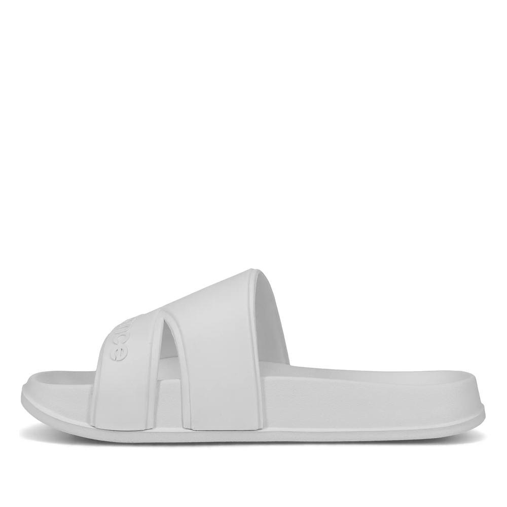 Klapky New Balance SUF20SQ1 - biele
