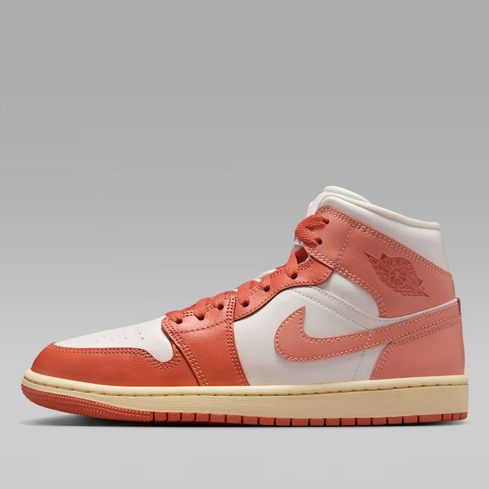 Dámske topánky Nike Air Jordan 1 Mid BQ6472-180 - pomarančové