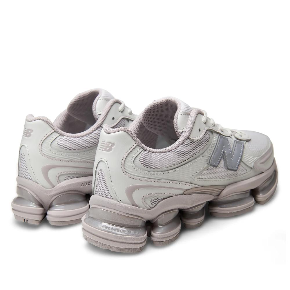 Unisex topánky New Balance U20001D3 - biele