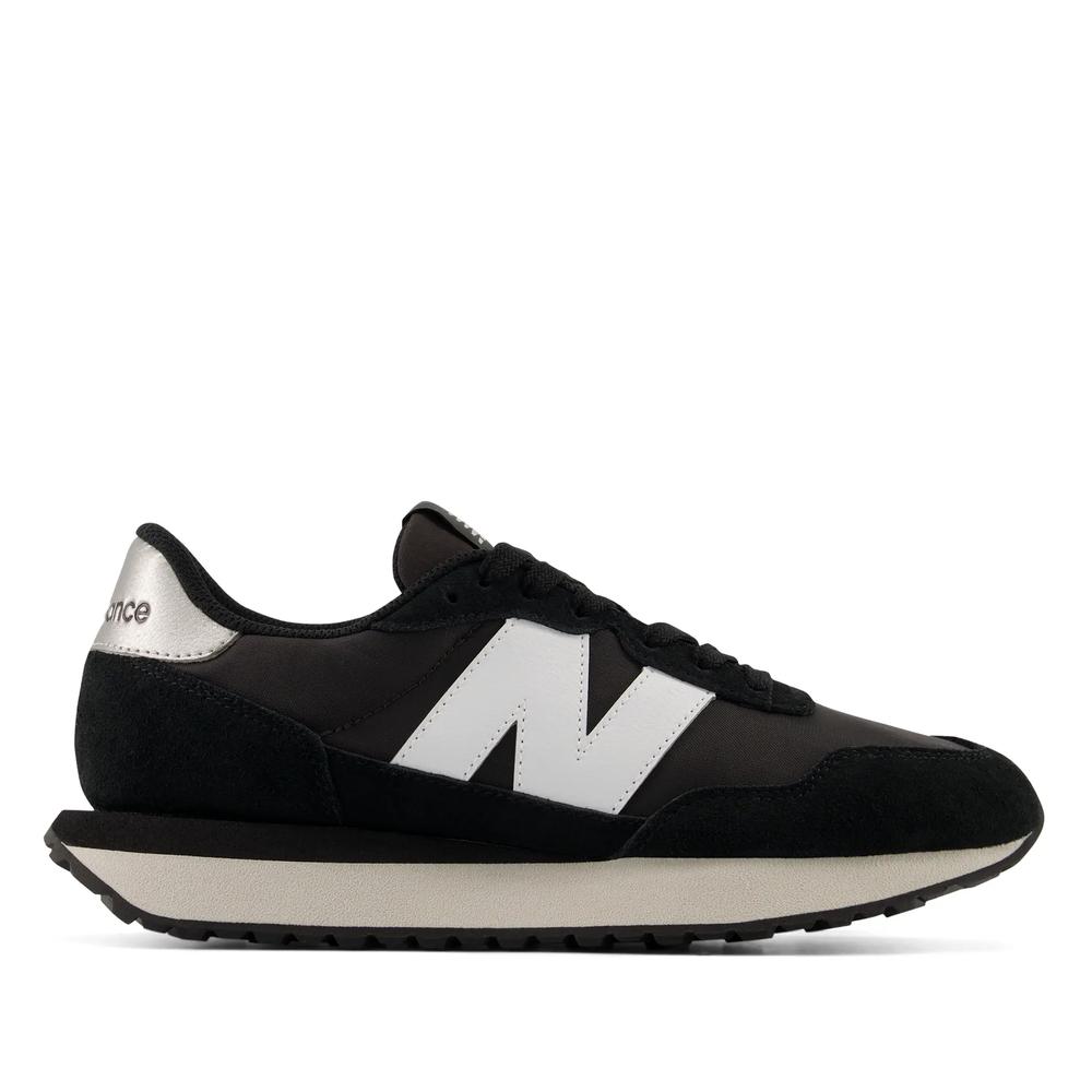 Dámske topánky New Balance W23731P - čierne
