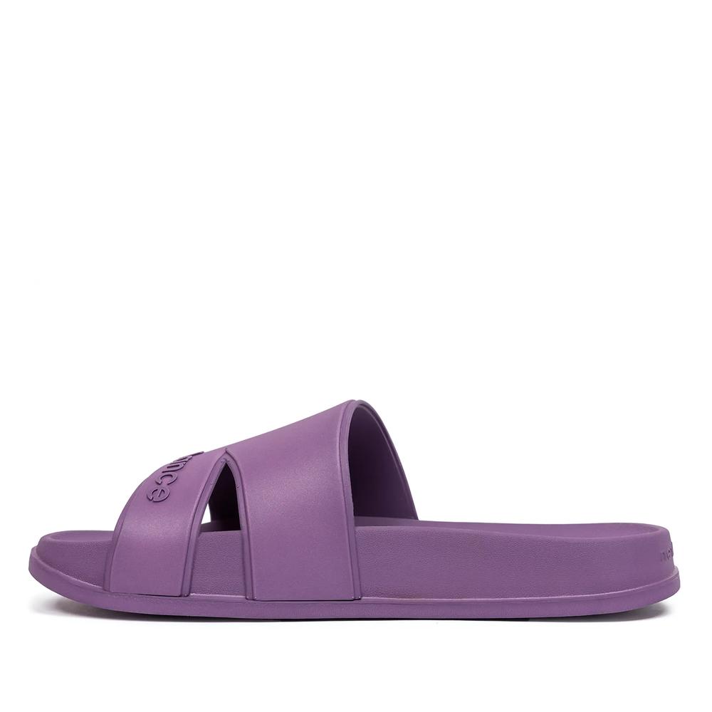 Klapky New Balance SUF20SM1 - fialové