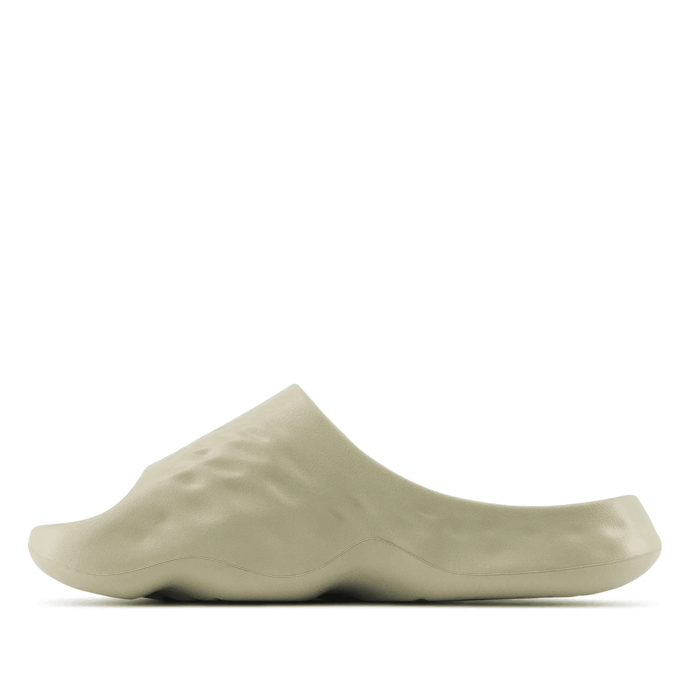 Klapky New Balance SUFHUPC3 – béžové