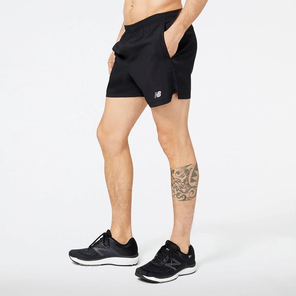 Pánske šortky New Balance MS23228BK – čierne