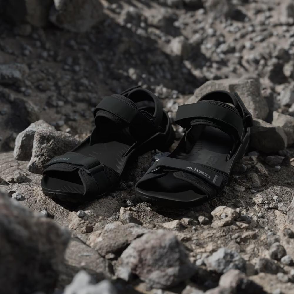 Pánske sandále adidas Terrex Hydroterra JQ2231 - čierne
