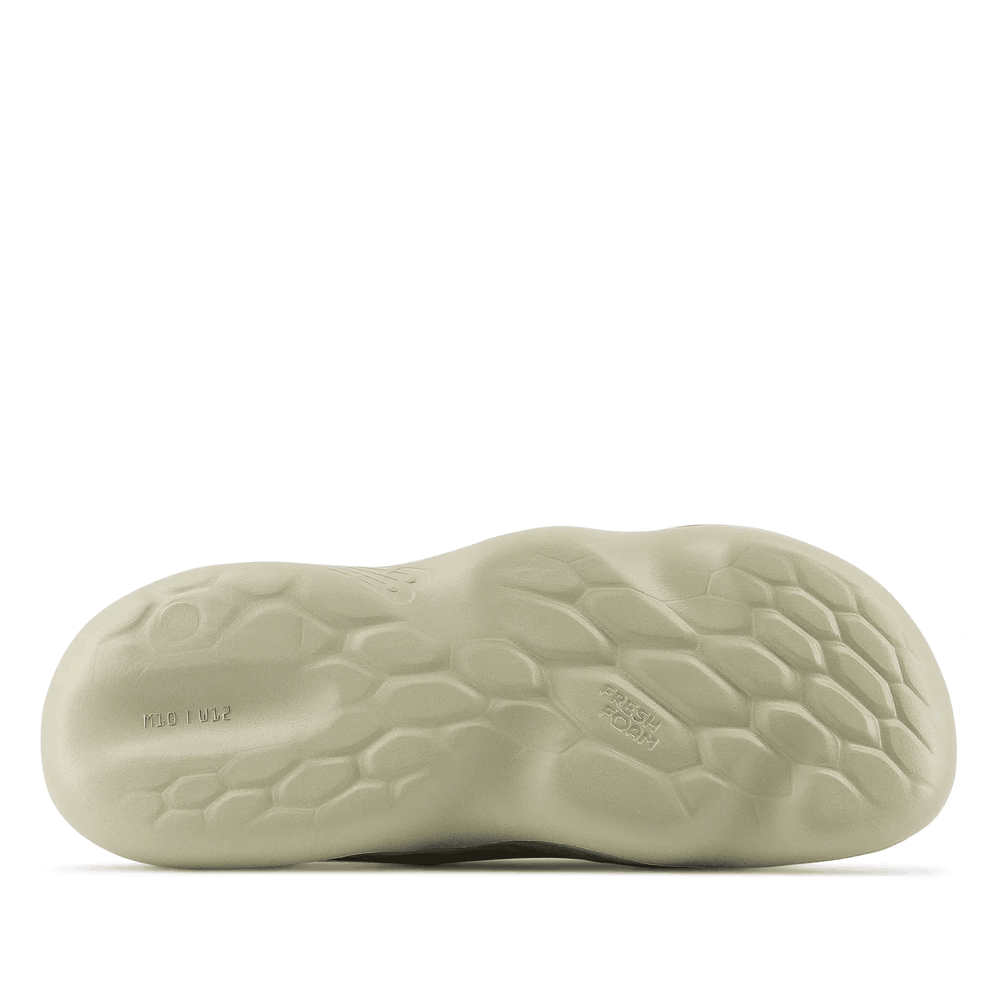 Klapky New Balance SUFHUPC3 – béžové