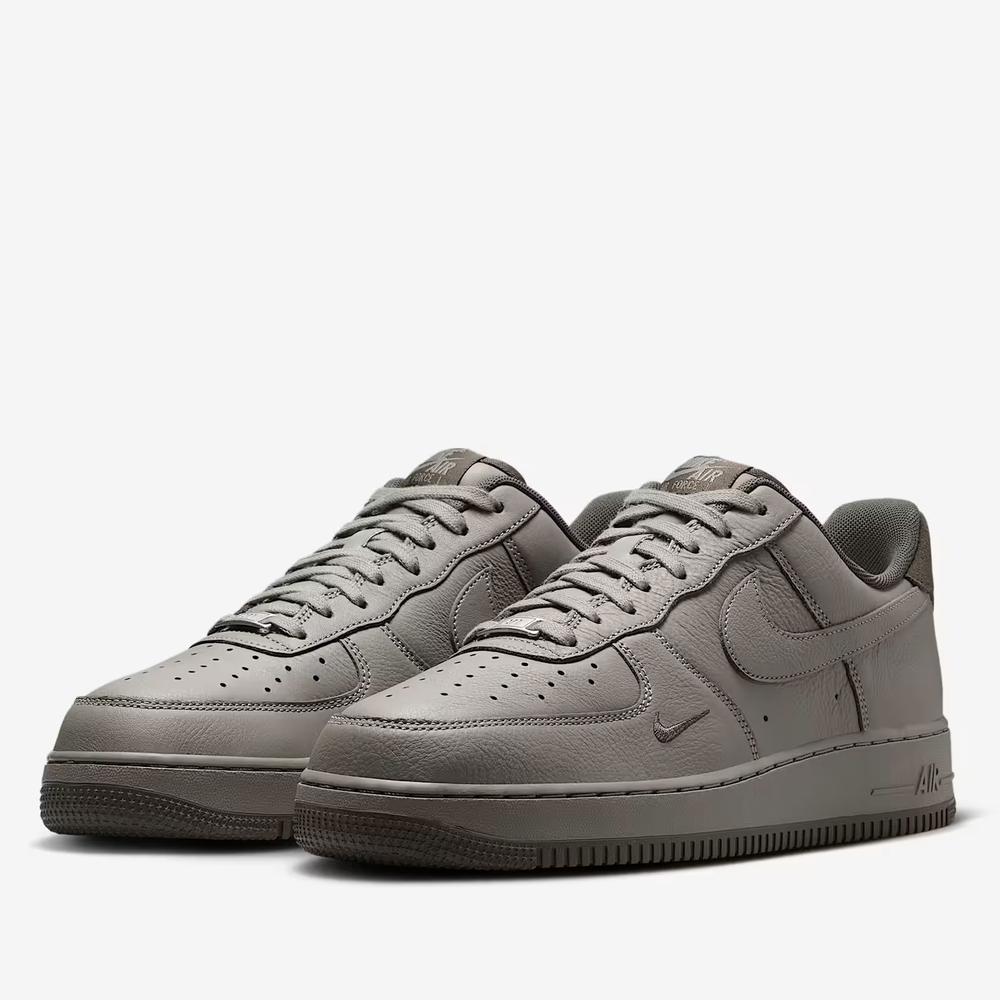Topánky pánske Nike Air Force 1 '07 LV8 HM9483-300 - šedý