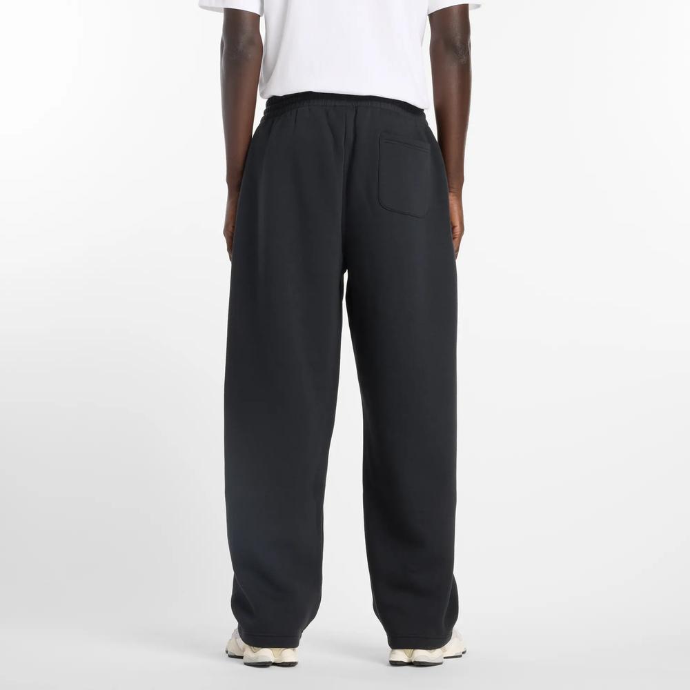 Pánske nohavice New Balance Sport Essentials MP53506BK - čierne