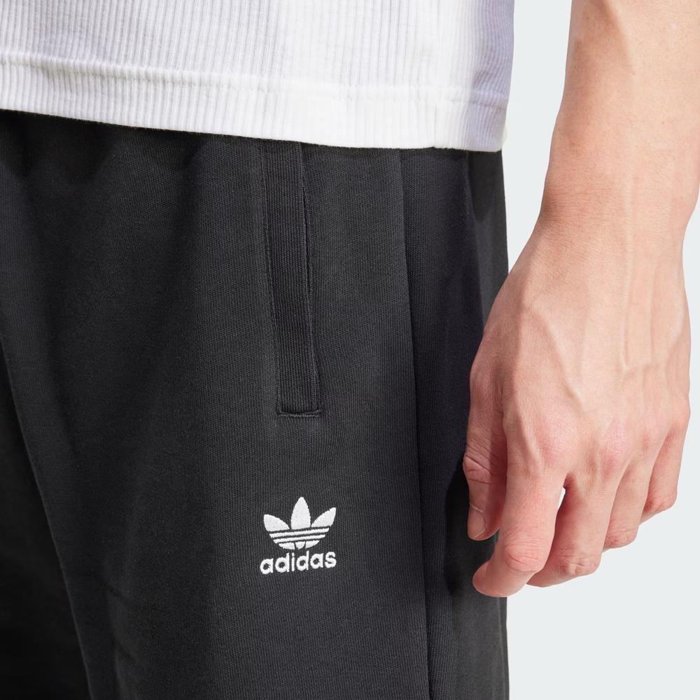 Šortky adidas Originals Essentials Trefoil IY8520 - čierne