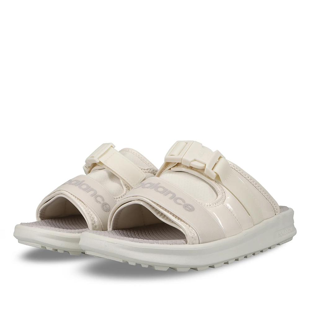 Klapky New Balance SWA330F3 - béžové