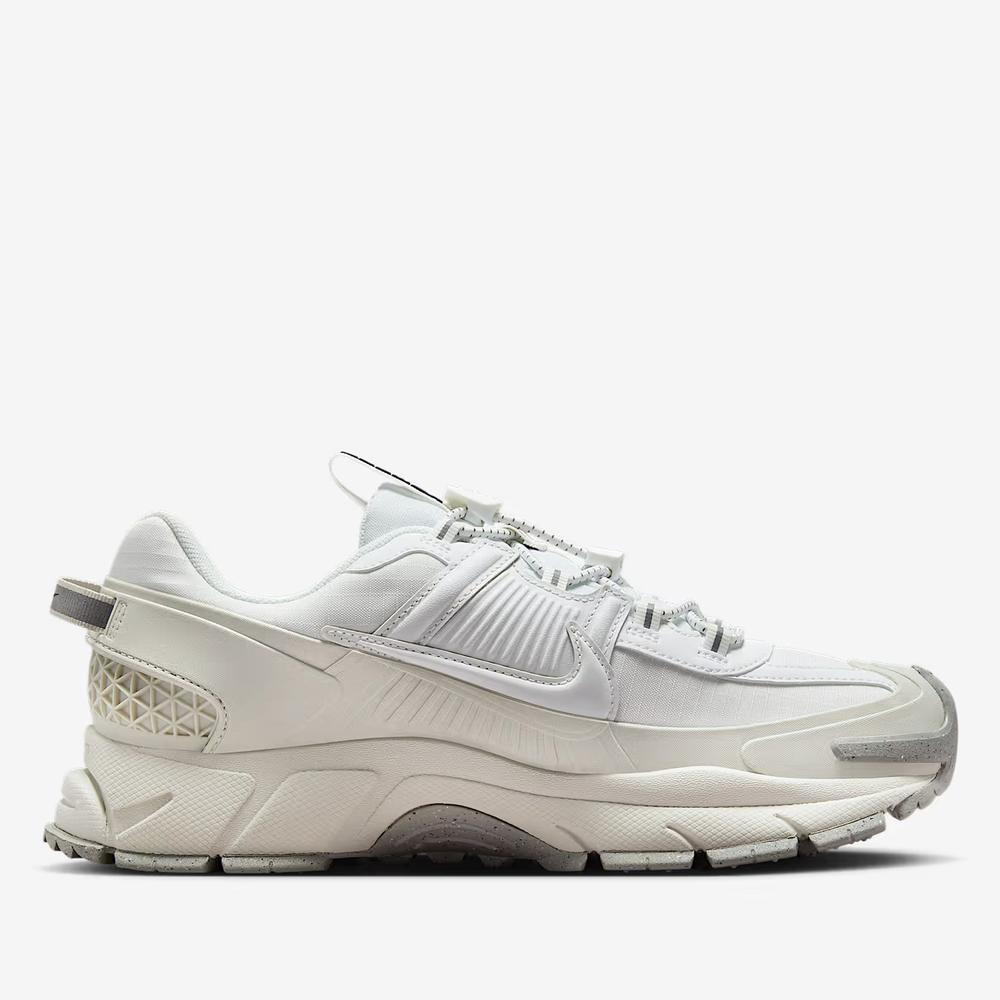 Dámske topánky Nike Zoom Vomero Roam HV6410-100 - biele
