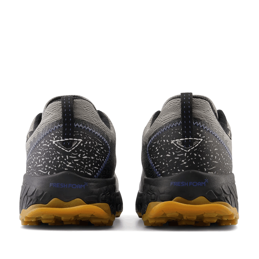 Topánky New Balance Fresh Foam Hierro v7 MTHIGQ7 - šedý