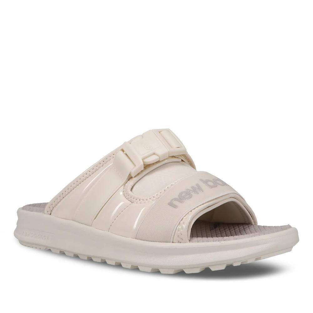Klapky New Balance SWA330F3 - béžové
