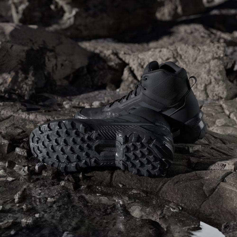 Topánky pánske adidas Terrex Eastrail 2.0 Mid Rain.Rdy Hiking HP8600 - čierne