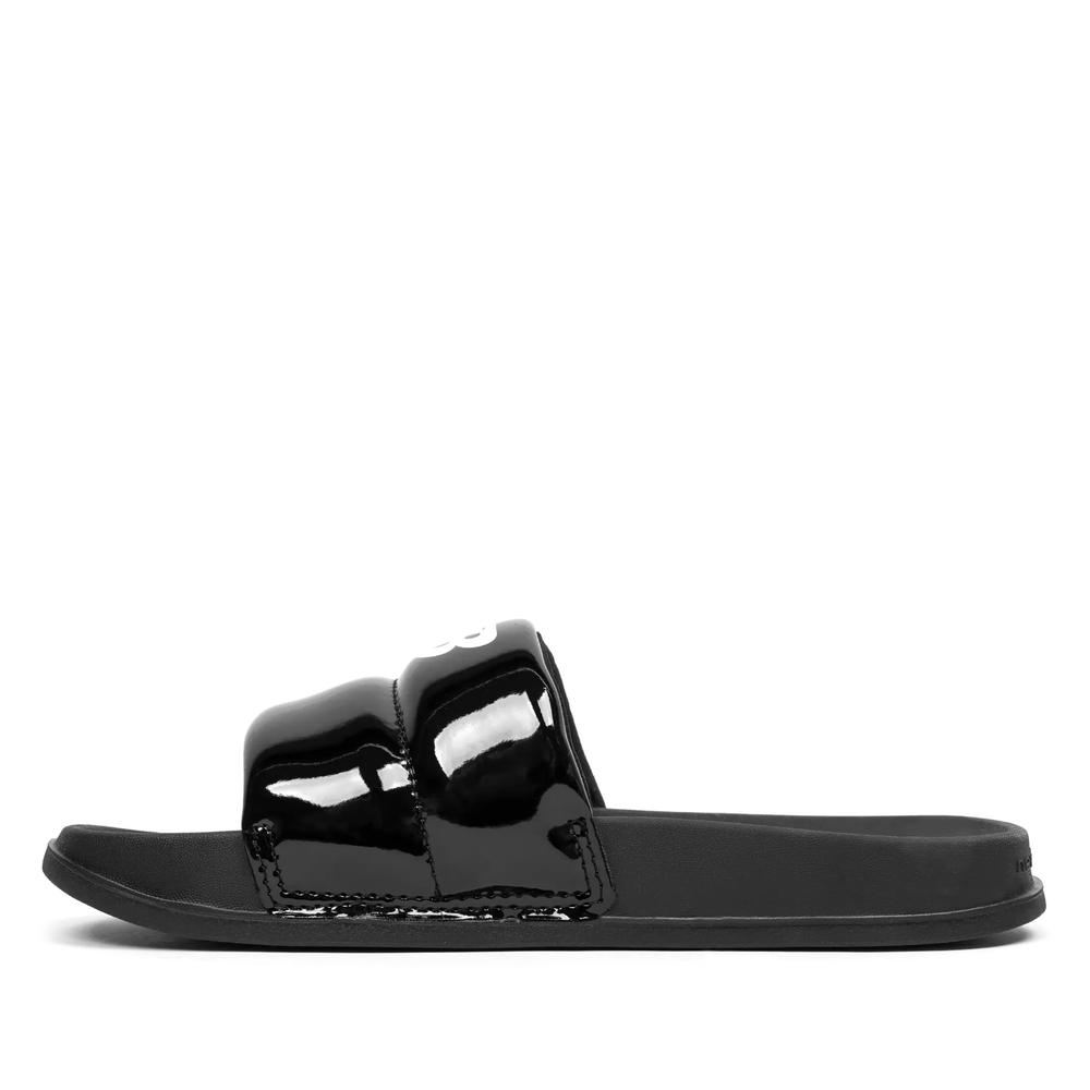 Klapky New Balance SWP200Q3 - čierne