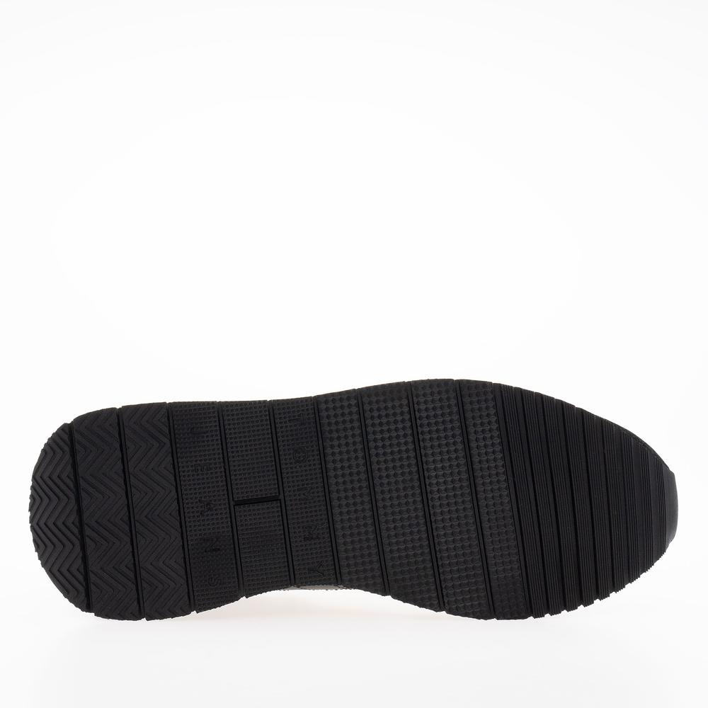 Topánky Tommy Jeans TJM Modern Runner EM0EM01316-BDS - čierne