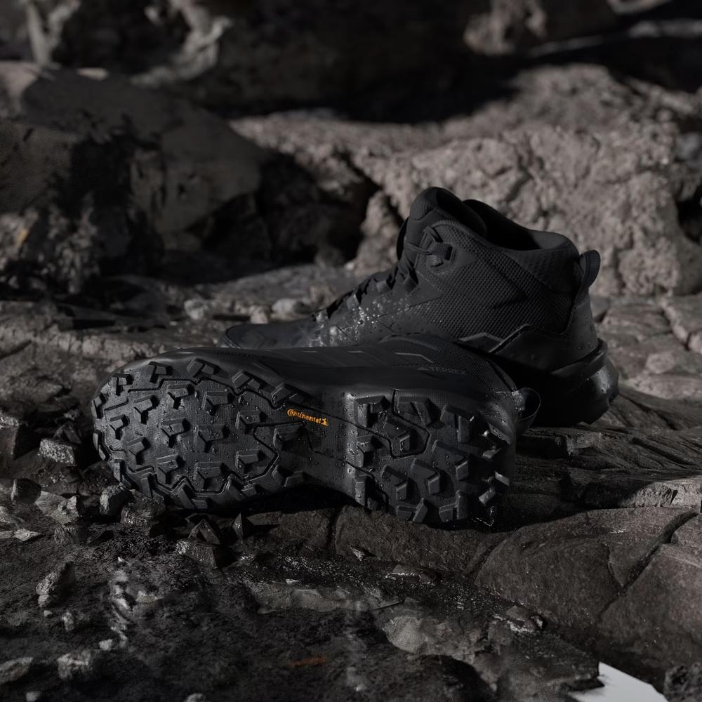 Dámske topánky adidas Terrex Skychaser AX5 Mid GTX JQ2207 - čierne