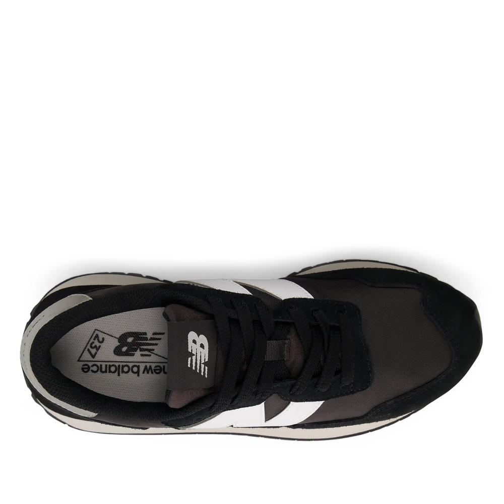 Dámske topánky New Balance W23731P - čierne