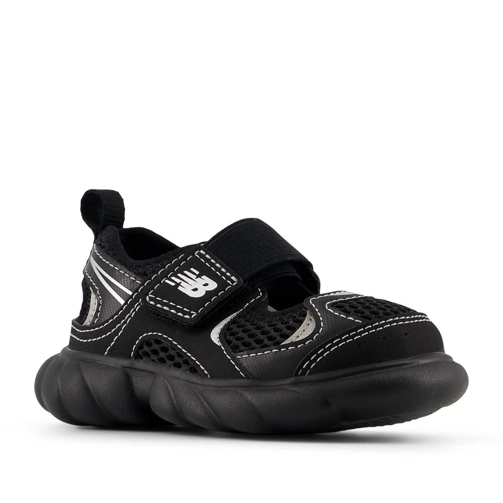 Detské sandále New Balance I230666 - čierne