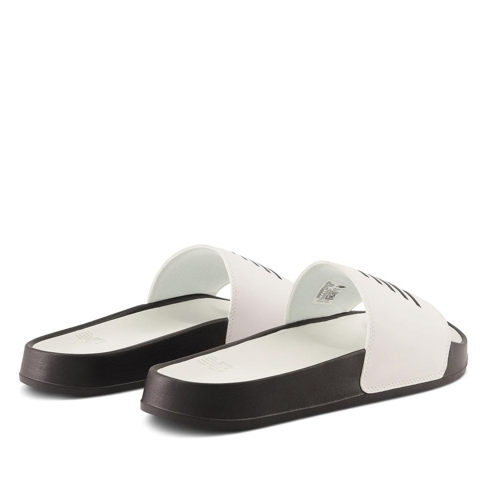 Klapky New Balance SUF200B2 – biele