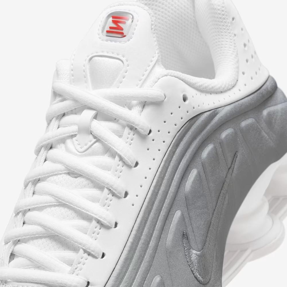 Detské topánky Nike Shox R4 CW2626-101 - biele