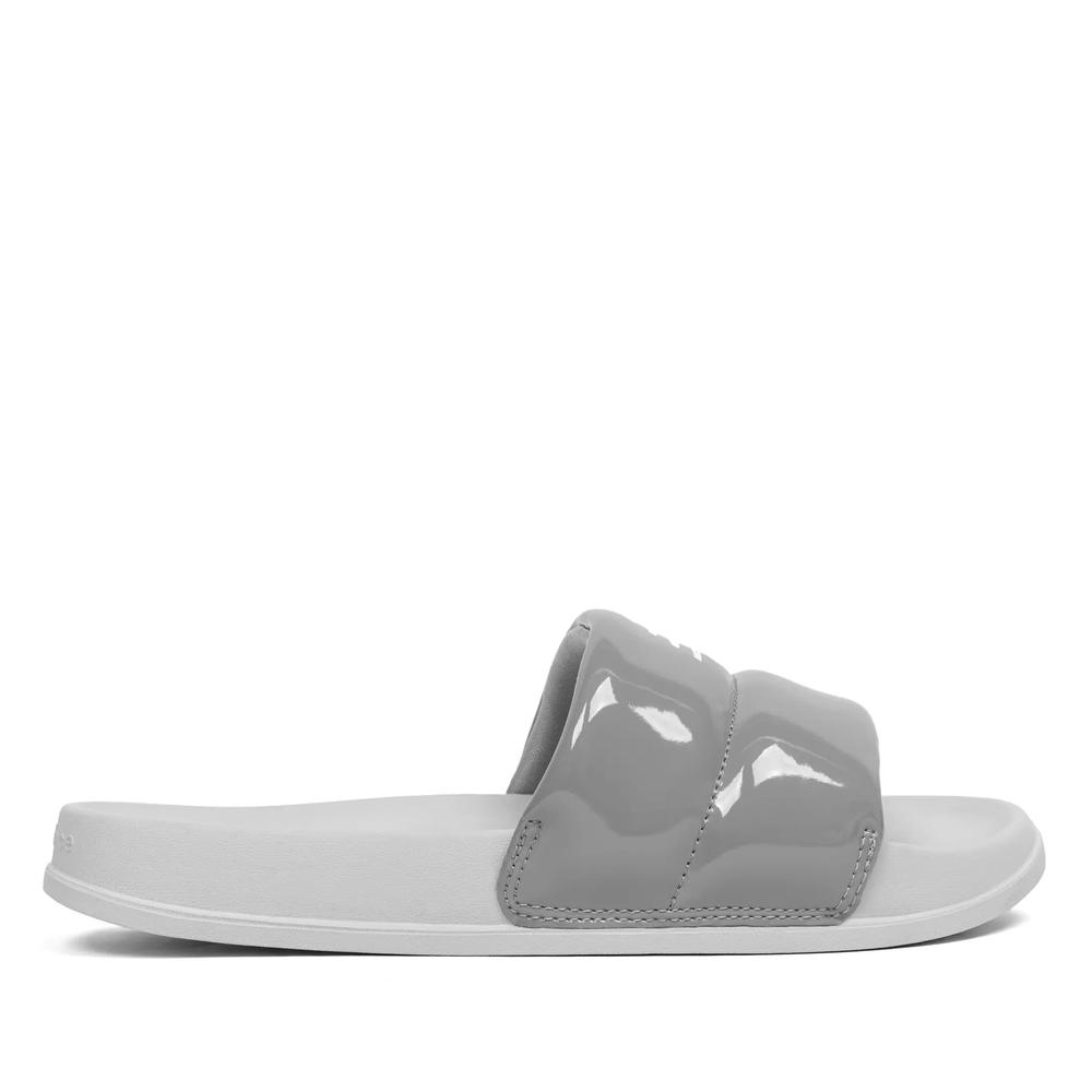 Klapky New Balance SWP200T3 - šedý