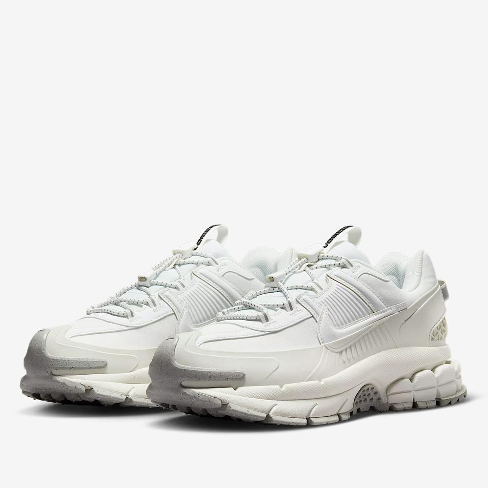 Dámske topánky Nike Zoom Vomero Roam HV6410-100 - biele