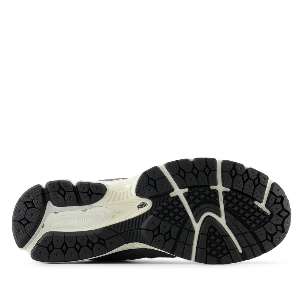 Topánky New Balance M2002RFB - šedý
