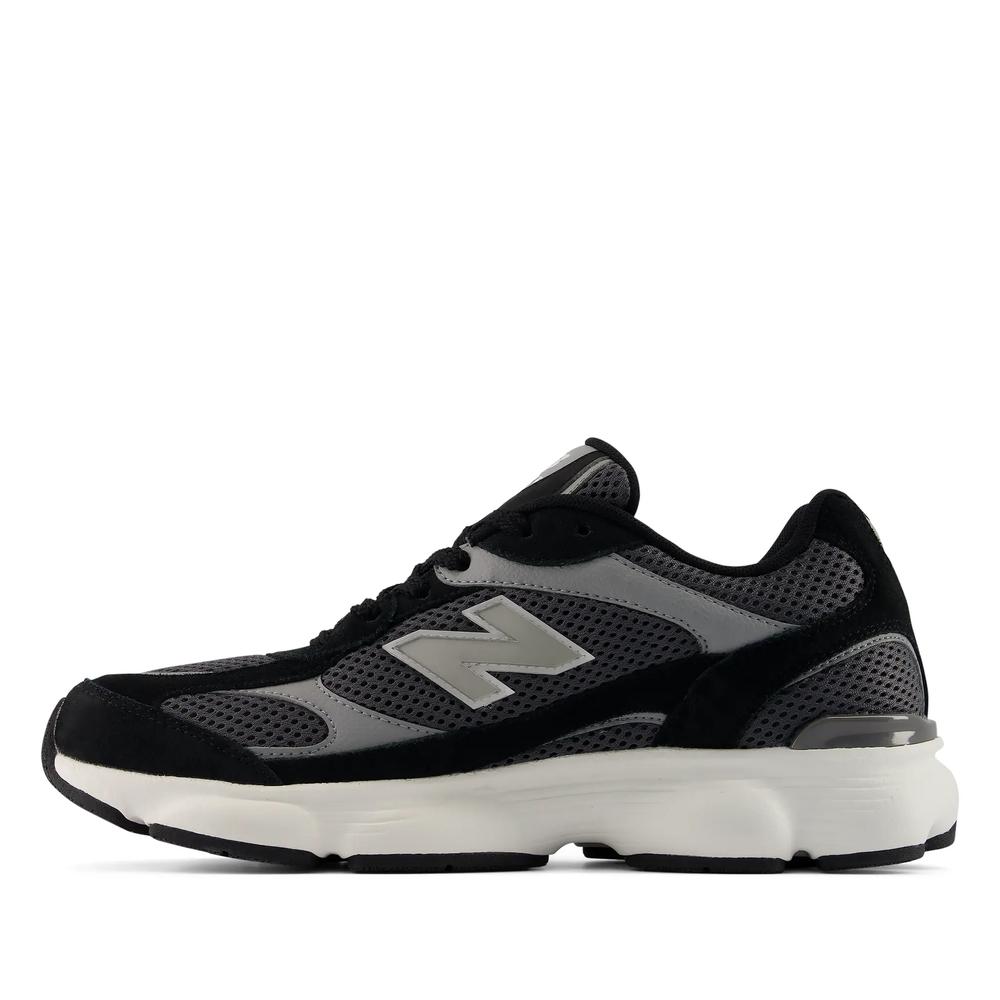 Pánske topánky New Balance M603107 - čierne