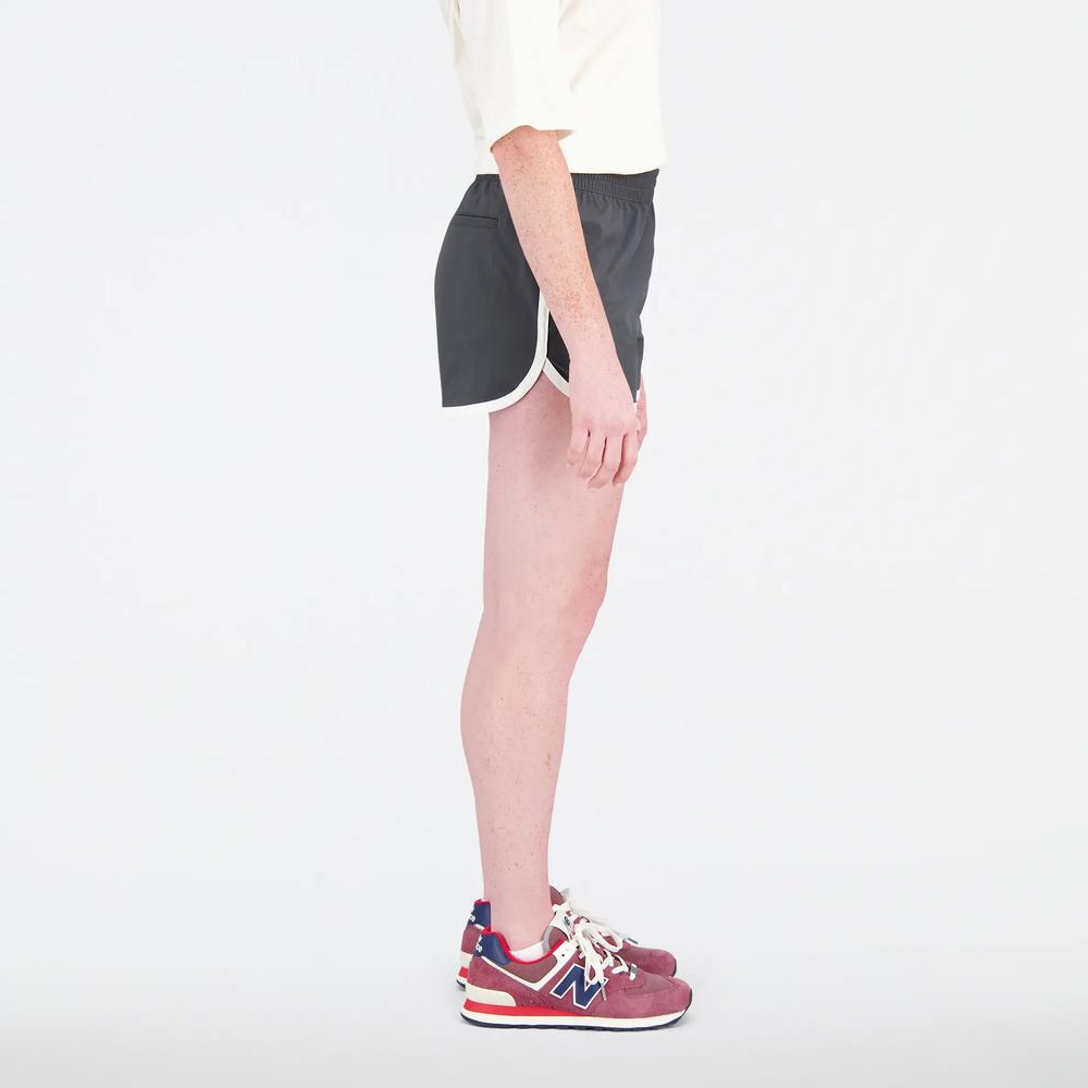 Dámske šortky New Balance WS31500ACK - čierne