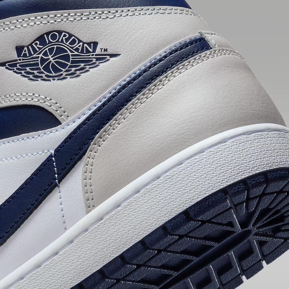 Pánske topánky Air Jordan 1 Mid DQ8426-146 - biele