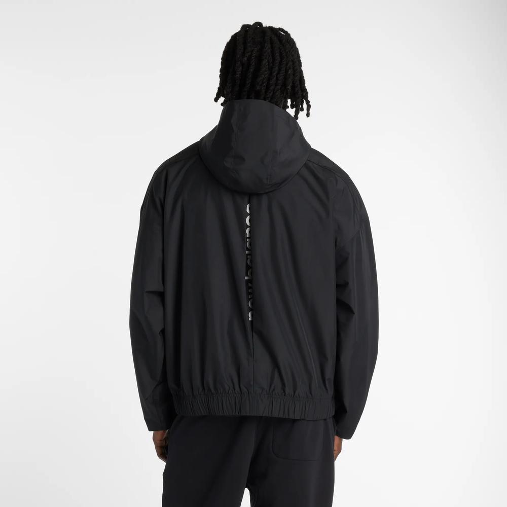 Mužský vetrovka New Balance MJO5BXBK - čierne
