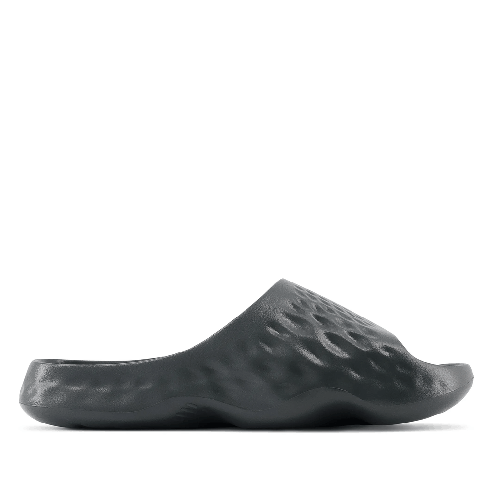 Klapky New Balance SUFHUPK3 – čierne