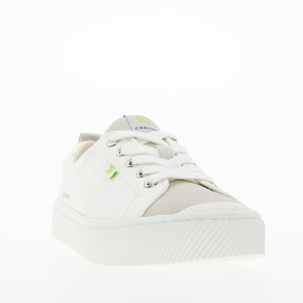 Dámske topánky Cariuma Oca Low 100107W50 - biele